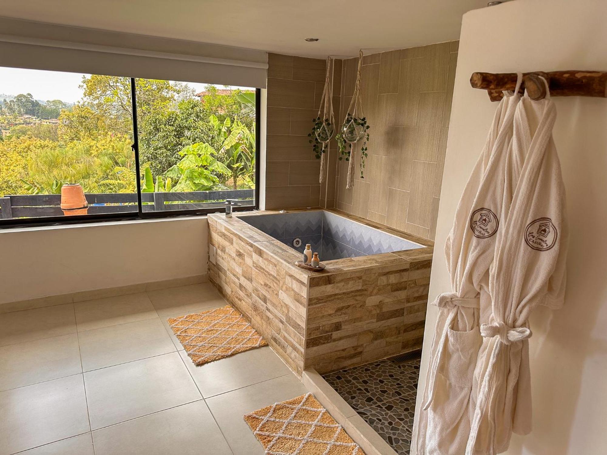 Cabanas Con Jacuzzi Y Chimenea - Casa Floral, Marinilla Ngoại thất bức ảnh