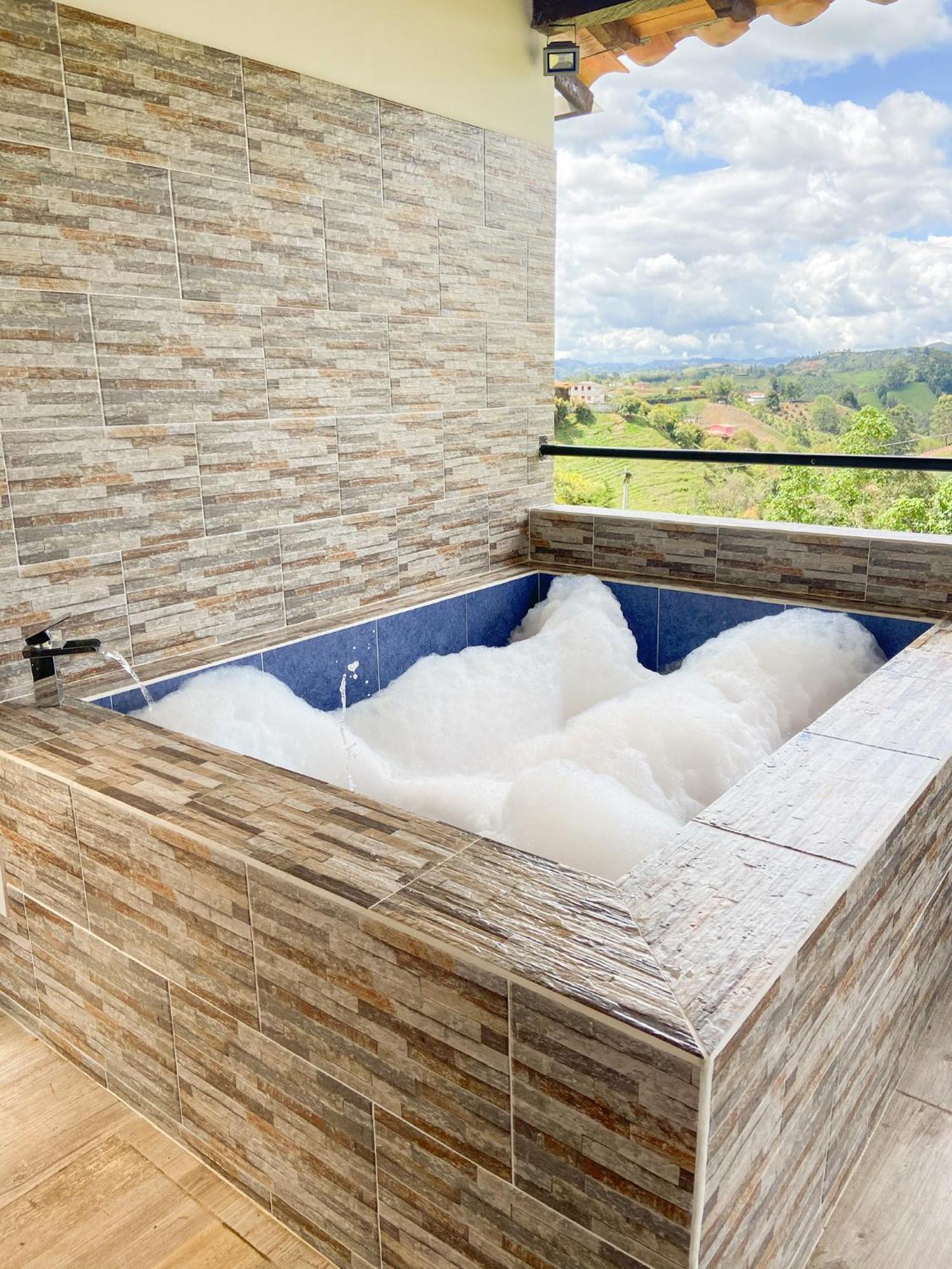 Cabanas Con Jacuzzi Y Chimenea - Casa Floral, Marinilla Ngoại thất bức ảnh
