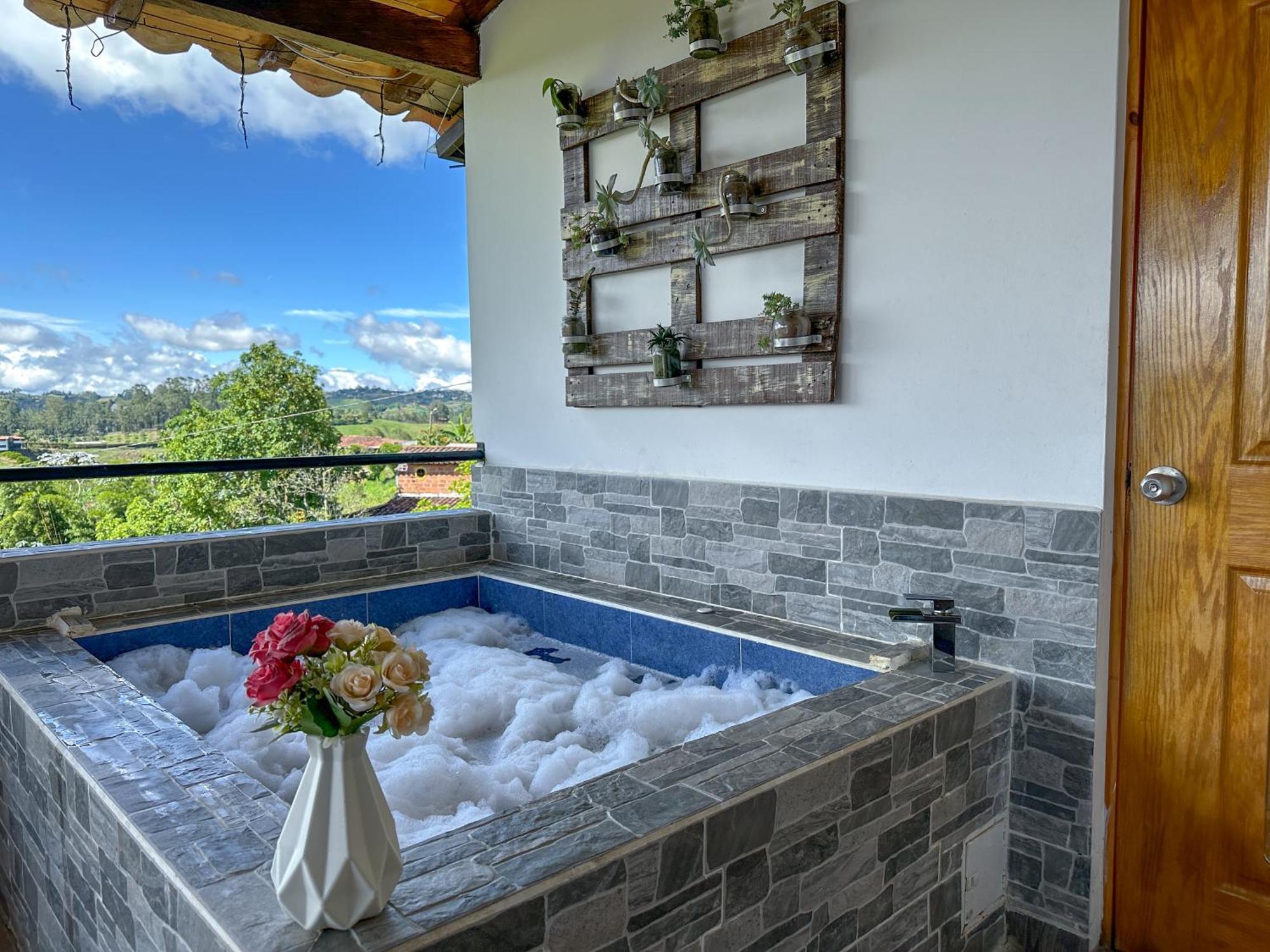 Cabanas Con Jacuzzi Y Chimenea - Casa Floral, Marinilla Ngoại thất bức ảnh