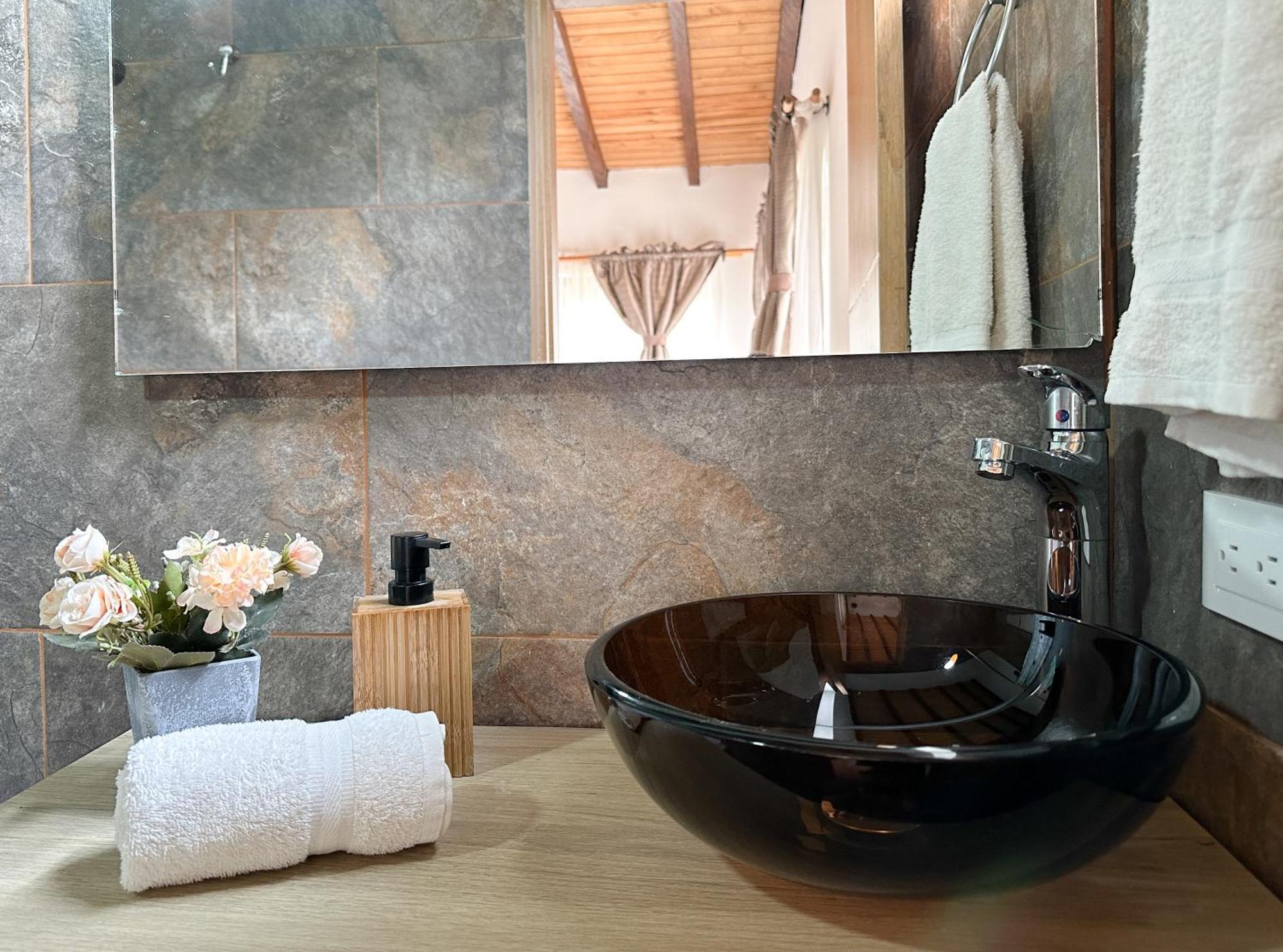 Cabanas Con Jacuzzi Y Chimenea - Casa Floral, Marinilla Ngoại thất bức ảnh